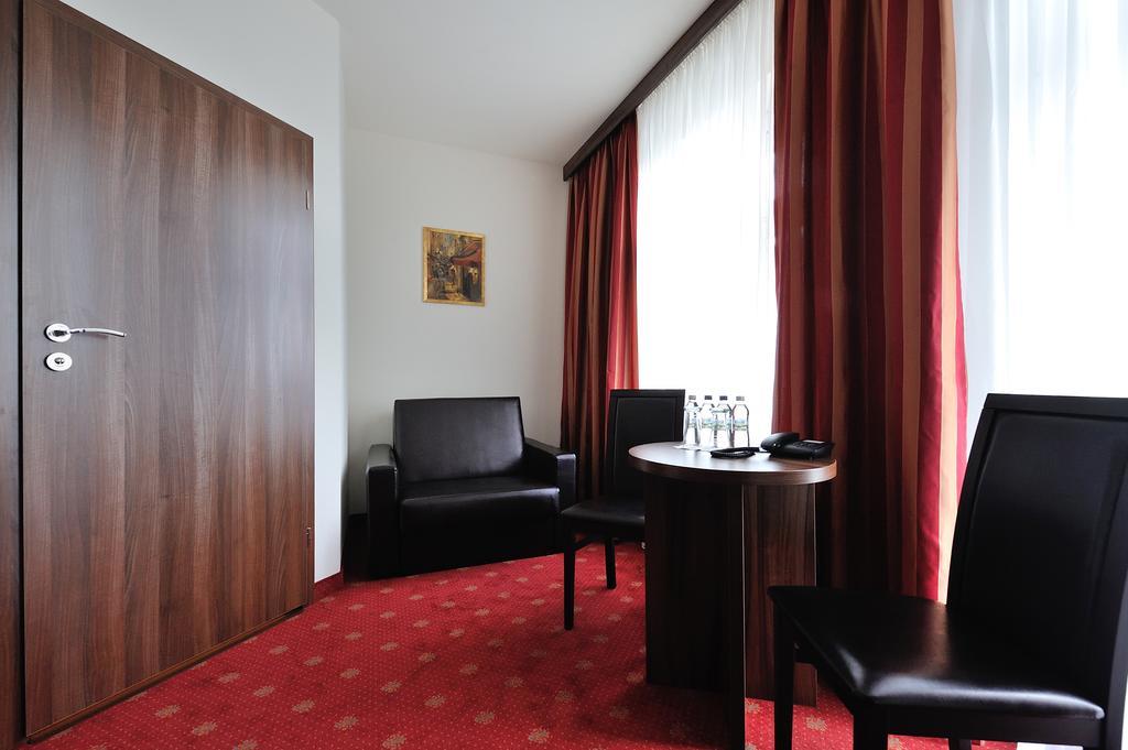 Hotel Centrum Sosnowiec Szoba fotó