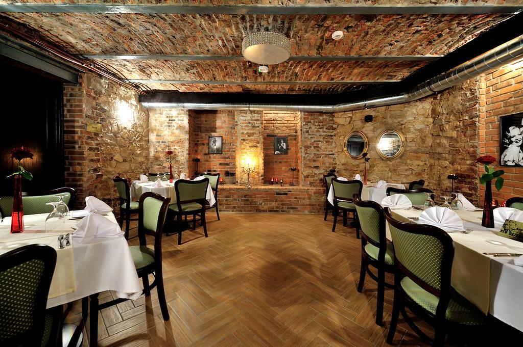 Hotel Centrum Sosnowiec Kültér fotó