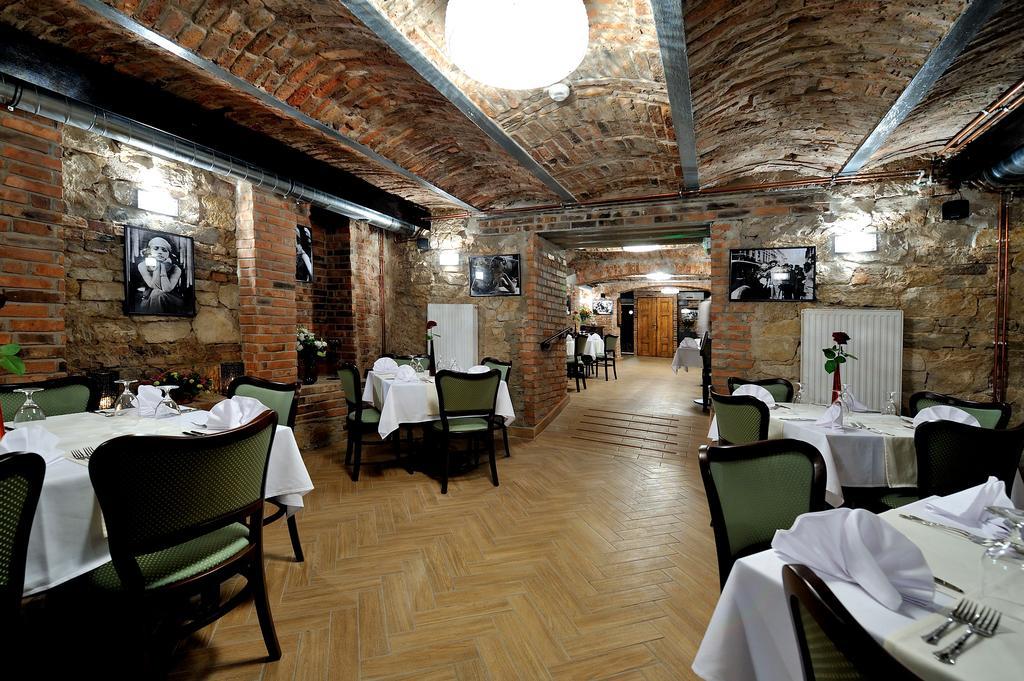 Hotel Centrum Sosnowiec Kültér fotó